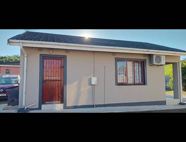 2 BEDROOM FREESTANDING FOR SALE IN HIGH RIDGE